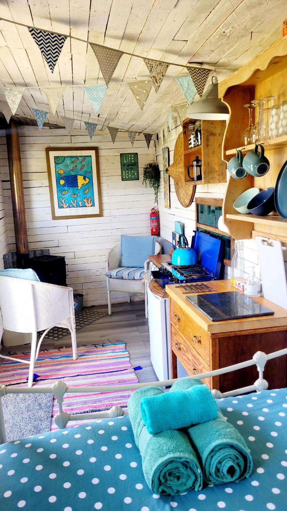 Treguth Glamping Unique Experience - Themed Huts Hotel Saint Day Exterior foto