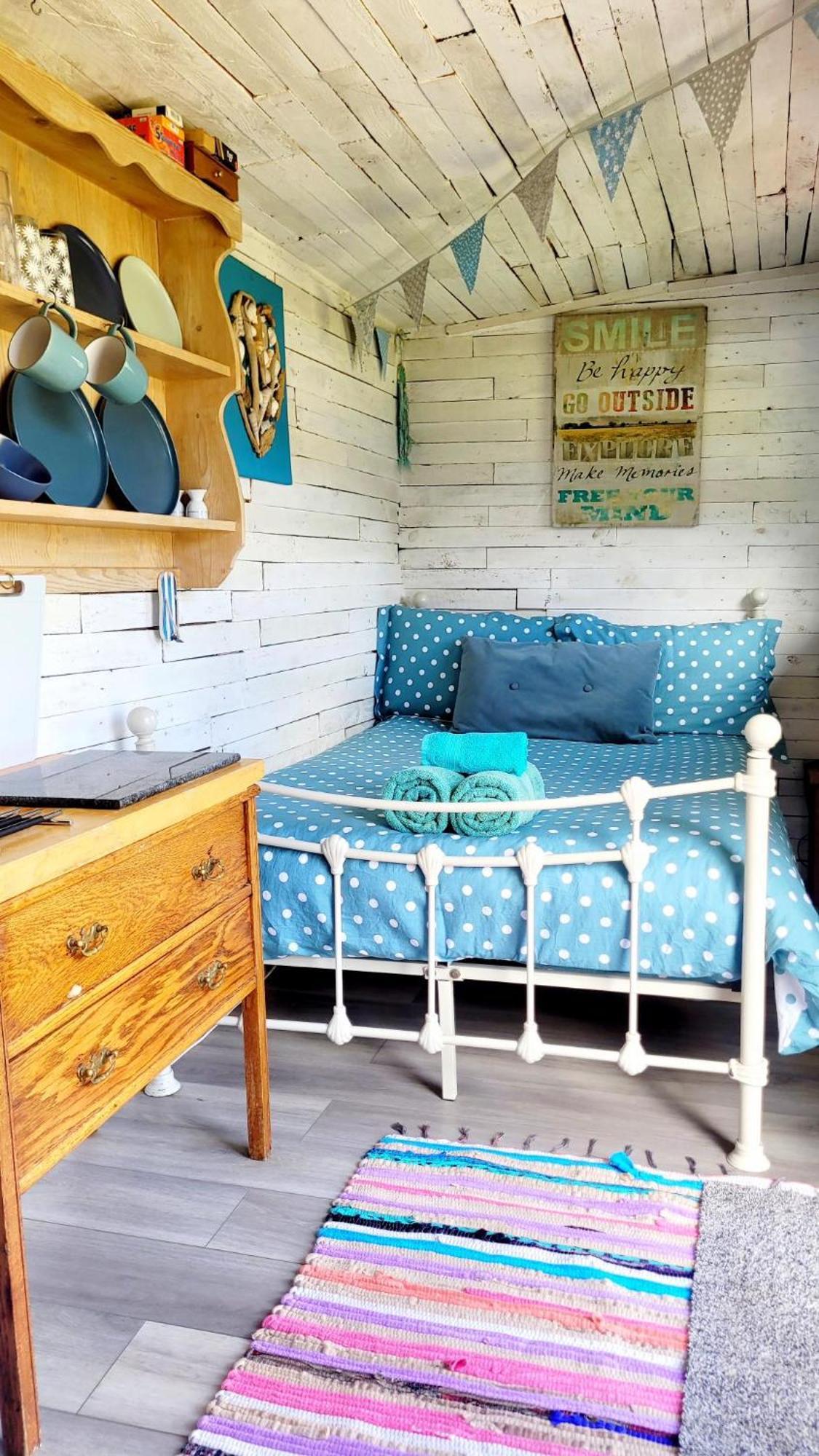 Treguth Glamping Unique Experience - Themed Huts Hotel Saint Day Exterior foto